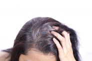 combattere i capelli grigi